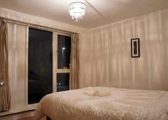 Apartment Skyview Retreat Spacious Comfort